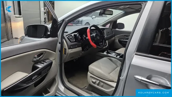 KIA CARNIVAL 9-SEATER PRESTIGE