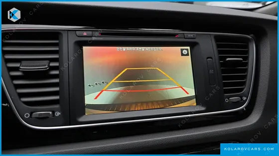 KIA CARNIVAL 9-SEATER PRESTIGE