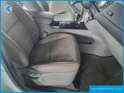 KIA CARNIVAL 9-SEATER PRESTIGE