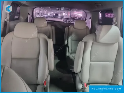 KIA CARNIVAL 9-SEATER PRESTIGE