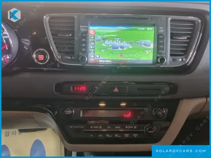KIA CARNIVAL 9-SEATER PRESTIGE