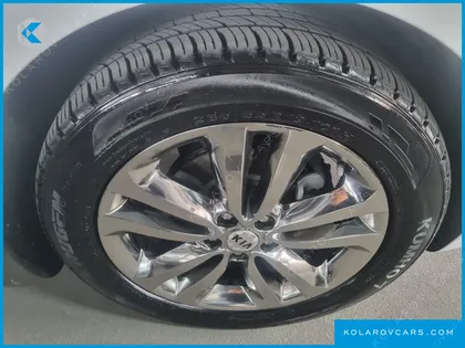 KIA CARNIVAL 9-SEATER PRESTIGE