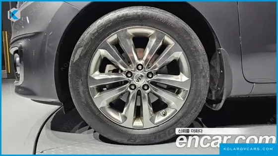 KIA CARNIVAL 7-SEATER LIMOUSINE