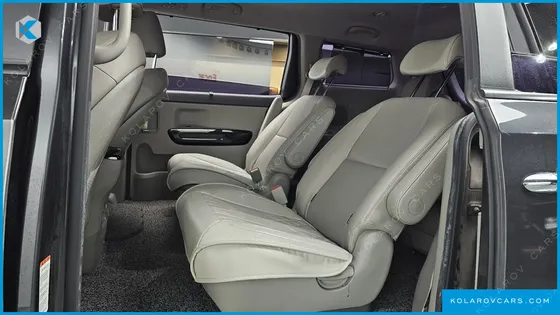 KIA CARNIVAL 9-SEATER PRESTIGE