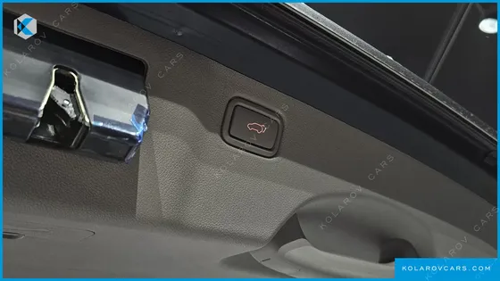KIA CARNIVAL 9-SEATER PRESTIGE