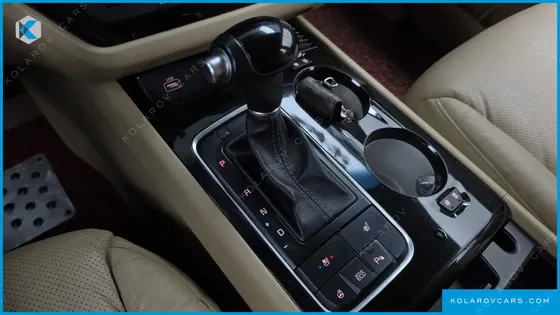KIA CARNIVAL 9-SEATER HI-LIMOUSINE