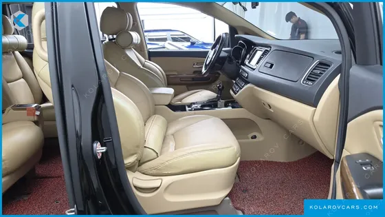 KIA CARNIVAL 9-SEATER HI-LIMOUSINE