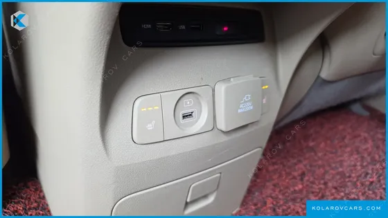KIA CARNIVAL 9-SEATER HI-LIMOUSINE