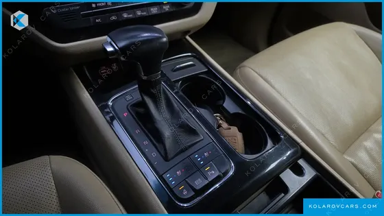 KIA CARNIVAL 9-SEATER PRESTIGE