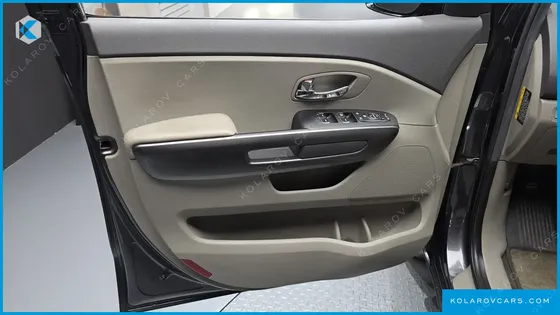 KIA CARNIVAL 9-SEATER LUXURY