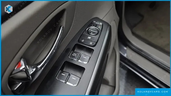 KIA CARNIVAL 9-SEATER LUXURY