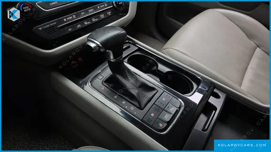 KIA CARNIVAL 9-SEATER PRESTIGE