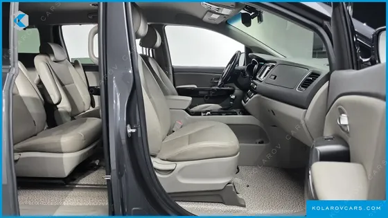 KIA CARNIVAL 9-SEATER PRESTIGE