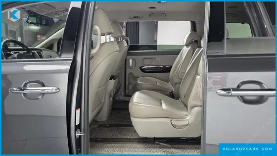 KIA CARNIVAL 9-SEATER PRESTIGE