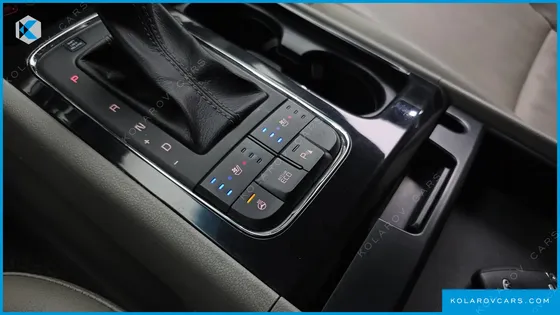 KIA CARNIVAL 9-SEATER PRESTIGE
