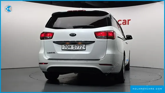 KIA CARNIVAL 11-SEATER DELUXE