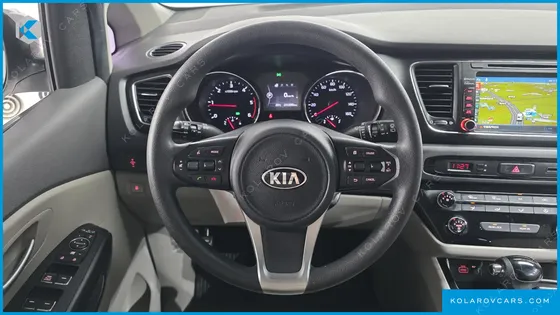 KIA CARNIVAL 11-SEATER DELUXE