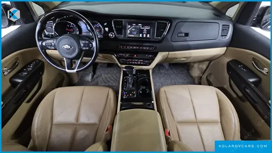 KIA CARNIVAL 7-SEATER LIMOUSINE