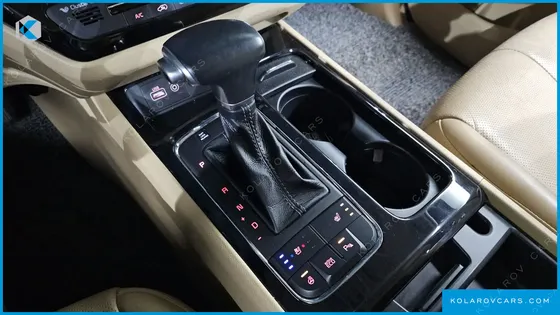 KIA CARNIVAL 7-SEATER LIMOUSINE