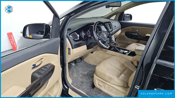 KIA CARNIVAL 7-SEATER LIMOUSINE