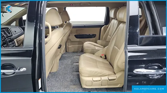 KIA CARNIVAL 7-SEATER LIMOUSINE