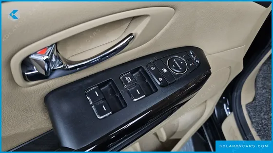 KIA CARNIVAL 7-SEATER LIMOUSINE