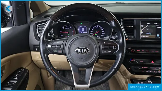 KIA CARNIVAL 7-SEATER LIMOUSINE