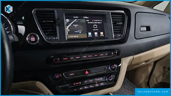 KIA CARNIVAL 7-SEATER LIMOUSINE