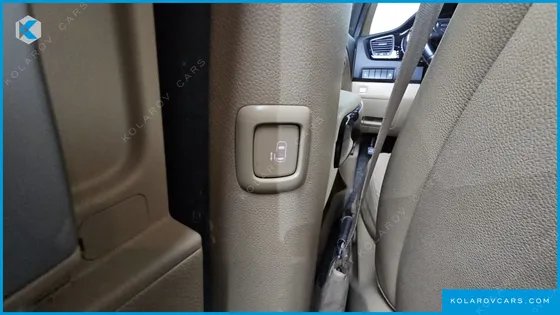 KIA CARNIVAL 7-SEATER LIMOUSINE