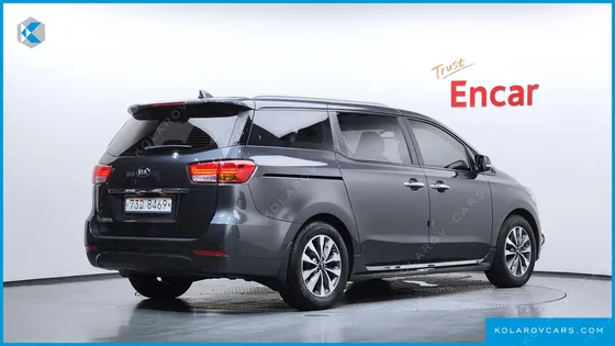 KIA CARNIVAL 11-SEATER PRESTIGE