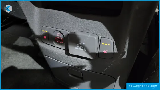 KIA CARNIVAL 11-SEATER PRESTIGE