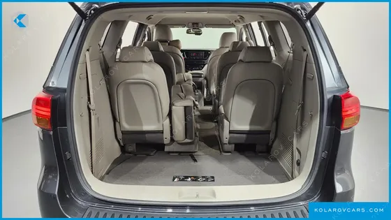 KIA CARNIVAL 11-SEATER PRESTIGE