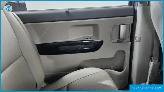 KIA CARNIVAL 11-SEATER PRESTIGE