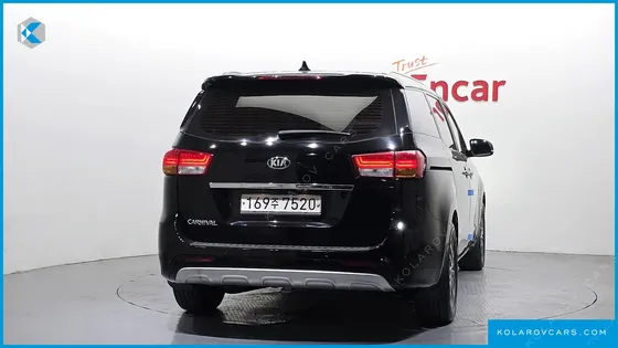 KIA CARNIVAL 9-SEATER LUXURY