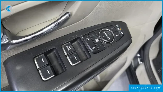 KIA CARNIVAL 9-SEATER LUXURY