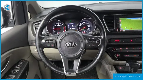 KIA CARNIVAL 9-SEATER LUXURY
