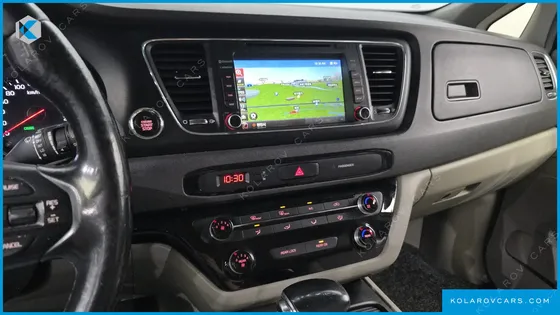 KIA CARNIVAL 9-SEATER LUXURY