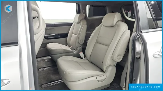 KIA CARNIVAL 9-SEATER PRESTIGE