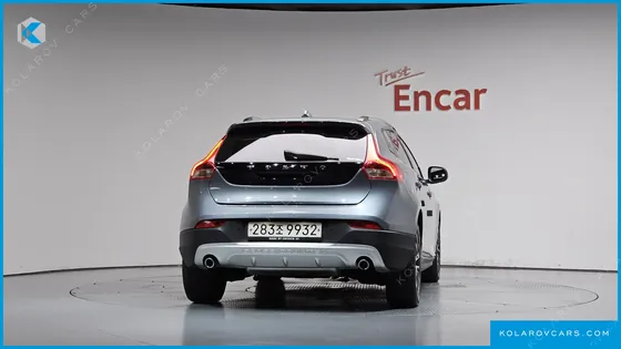 VOLVO V40 D3
