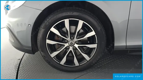 VOLVO V40 D3