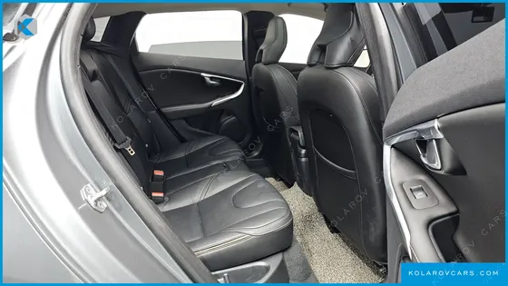 VOLVO V40 D3