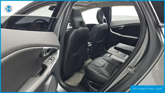 VOLVO V40 D3