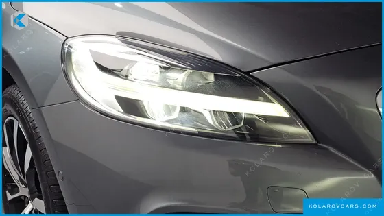 VOLVO V40 D3