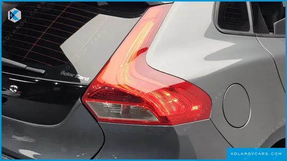VOLVO V40 D3