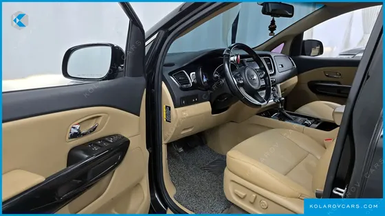 KIA CARNIVAL 9-SEATER PRESTIGE