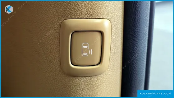 KIA CARNIVAL 9-SEATER PRESTIGE
