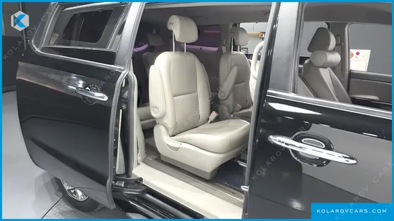 KIA CARNIVAL 9-SEATER PRESTIGE