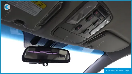 KIA CARNIVAL 9-SEATER PRESTIGE