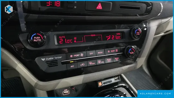 KIA CARNIVAL 9-SEATER PRESTIGE