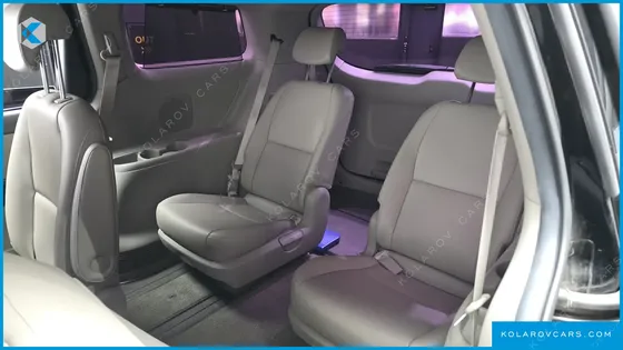 KIA CARNIVAL 9-SEATER PRESTIGE